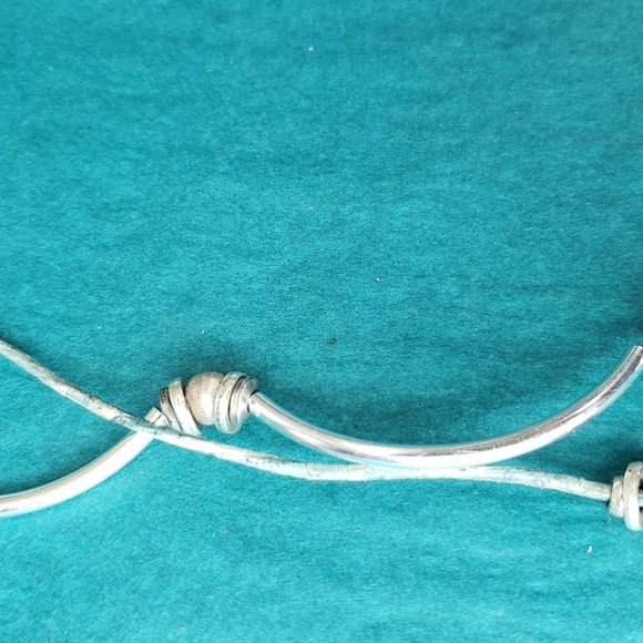 2/15$ Lizzy james metal and cord necklace - Picture 3 of 13